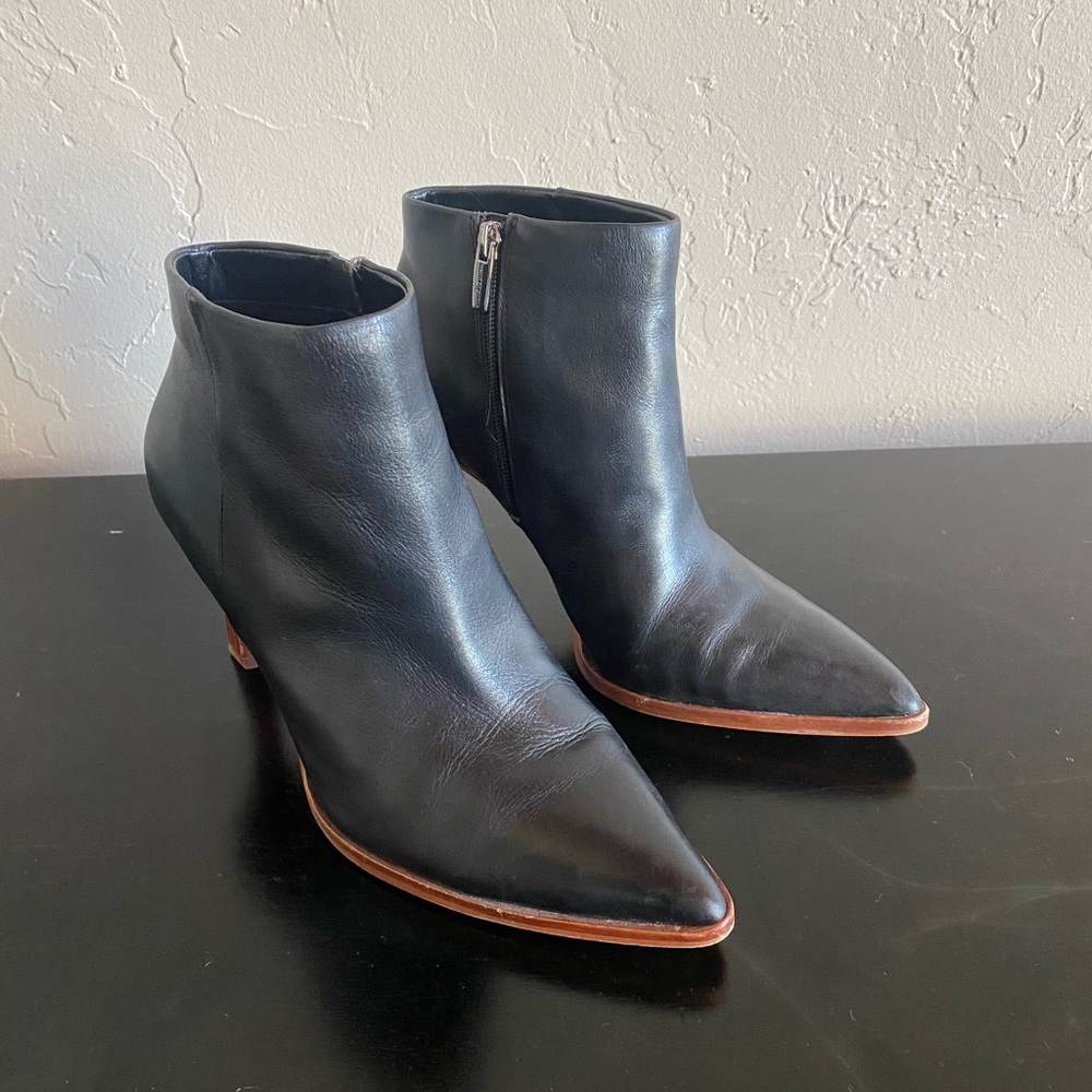 Vince Camuto Pezlee Ankle boots.